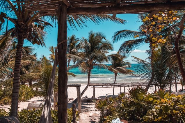 BEACH & BUSH FOR TWO
